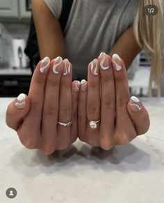 Short White Gel Nails With Design, Giving Birth Nails, Summer Nails For Moms, Hoco Nail Designs, Senior Pic Nails, Senior Picture Nails Ideas, Simple Classy Nail Designs, Mom Nails Short, Acrylic Nails Graduation