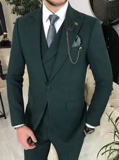 Stylish Mens Suits, Wedding Suits Groom, Dress Suits For Men, Groomsmen Suits, Green Suit, Dream Wedding Ideas Dresses, Slim Fit Suit