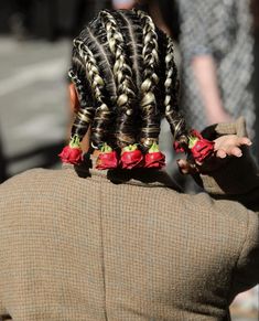 this is ART Flower Braided Hair, Eccentric Hairstyles, Braids With Flowers, Half Cornrows, Fashion Week Hair, Cornrow Braids, Ethnic Hairstyles, Box Braids Styling, Girls Braids