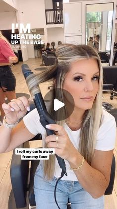 31K likes, 233 comments - hairbykristingrip on July 18, 2023: "How to curl your hair 👀 Quick tip: if you are still learning how to wrap and curl your hair in an iron- turn OFF THE HEAT! Try practicing with a cool iron till you get the hang of how to do the movements and then turn it on. Save your hair from the excess 🔥 and prefect your style faster 💡🌈 #howtocurlhair #hairtutorial #curlturorial #bioionic". Curl Hair Quickly, How To Curl My Own Hair, Relaxed Curls Medium Hair, Medium Hair Curling Tutorial, Curl Wand Tutorial, Best Way To Curl Straight Hair, Curling Someone Elses Hair, Curling Hair For Wedding, How To Get Loose Curls With A Wand