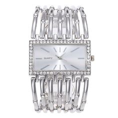 Women's Diamond Rectangle WatchesWomen's Diamond Rectangle WatchesWatch Movement: Quartz WatchWatch style: simple, casual, and fashionableCase diameter: 35 mmDial thickness: 9 mmStrap width: 34 mmStrap length: 210 mm (including case)Strap material: alloyHead material: alloyMirror material: ordinary glassClasp Type: Concealed buckle Watches Women Black, Rectangle Watch, Gold Watches Women, Wristwatch Fashion, Clock Gift, Bangle Watches, Womens Watches Luxury, Rose Gold Watches, Girls Watches