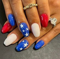 28 Amazing Fourth of July Nails That Scream Patriotism 🇺🇸 Independence Day Nails, Beach Nails Art, 2023 Beach, Patriotic Nails, Usa Nails