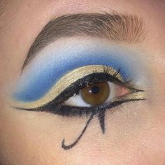 Cleopatra Make-up, Egyptian Eyeliner, Egyptian Make Up, Egyptian Eye Makeup, Egypt Makeup, Cleopatra Makeup, Cleopatra Halloween Costume, Cleopatra Halloween, الشموع اليابانية