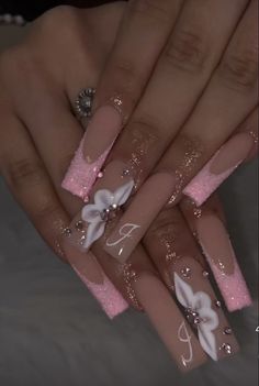 Birthday Nail Set Ideas Coffin, Nail Ideas For Latinas, Nail Inspired With Initial, Long Square Acrylic Nails Latina, Trendy Birthday Nails Acrylic, Nails Copy And Paste Latina, Nails W An Initial, Cute Nails Acrylic With Initial, Latina Nail Designs Medium