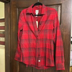 New With Tags, Nice Weight Flannel. Blake Shelton And Lands’ End Collaboration. Fitted Red Flannel Shirt For Fall, Blake Shelton, Red And Black Plaid, Black Plaid, Plaid Flannel, Lands End, Red And Black, Lady In Red, Black Red