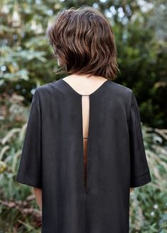 A Gentlewoman | @andwhatelse Detail Couture, Flowy Dress, Mode Inspiration, Minimal Fashion, Comfortable Outfits, Fashion Details, Dress Details, Minimalist Fashion, The Back