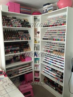 Pinterest: @ B R I A N A Diy Kids Room Ideas, Desain Salon Kuku, Diy Kids Room, Nail Organization, Makeup Collection Storage