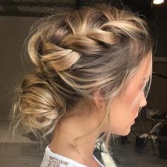 Wedding Hair Trends, Dark Blonde Hair Color, Prom Hair Updo, Low Bun Hairstyles, Up Dos For Medium Hair, Dark Blonde Hair, Penteado Cabelo Curto, Stylish Hair, Hairstyles Haircuts