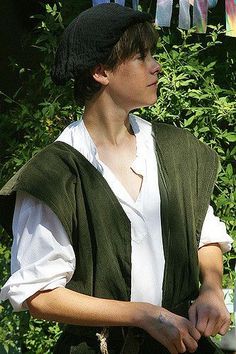 Peasant Hairstyles, Medieval Peasant Boy, Wedding Tallit, Medieval Clothing Male, Peasant Aesthetic, Fantasy Peasant, Peasant Boy, Peasant Clothing, Medieval Peasant