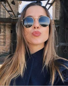 Rayban Round Metal, Smart Items, Jackie Oh, Status Ideas, Original Wayfarer Classic, Best Eyeglasses, Glasses Design, Instagram Status