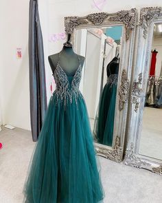 V-neck Beaded Prom Dress Prom Dress Pictures, Prom Dress Long, Prom Dresses Formal, Formal Prom Dress, Dresses Mermaid, Beaded Prom Dress, Long Prom Dresses, Popular Dresses, Grad Dresses