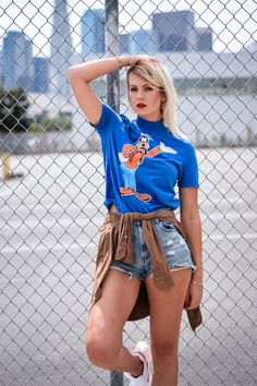 Graphic Tee Happy Friday Eve, Laying On The Beach, Cali Girl, Culver City, Simple Graphic, Grown Up, Cute Shirts, Beach Day, Summer Looks