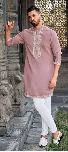 Fawad Khan Traditional Wear, Rajasthani Outfit Men, Kurti Designs Latest Mens Wear, Indian Kurta Men Design, Diwali Mens Kurta, Kurtas For Men Style Indian Diwali, Groomsmen Wedding Outfit, Kurta For Engagement For Men, Tilak Dress For Men