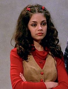 Bouffant Bun, Impatiently Waiting, 90s Grunge Hair, 90’s Hairstyles, That 70s Show, 90s Hairstyles, Mila Kunis, Grunge Hair, Long Curly Hair