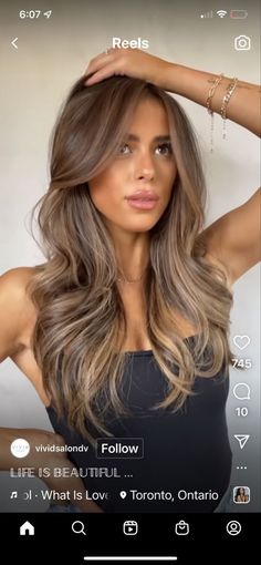 Brown And Blonde Lowlights, Ashy Honey Blonde Highlights On Brown Hair, Summer Hair Color Inspo 2023, Light Brown Hair Lowlights Dark, Brunette With Beige Balayage, Bronde Balayage 2023, Haircut Long No Layers, Balayage Hair For Medium Skin Tone, Brown Hair With Ashy Brown Highlights