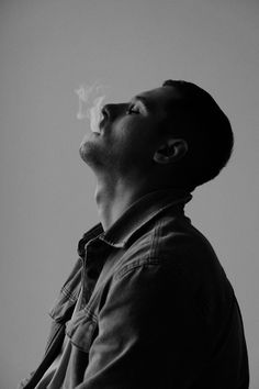 smoking guy black and white photo Guy Photoshoot Poses, Black And White Male Photography, Photoshoot Black And White, Moody Photography, Camera Shy, Aesthetic Guys, Male Poses