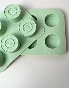 Benty Cakes Cake Puckers Group! | Facebook Puck Recipes, Cake Puck, Cake Pucks, Cake Balls, Christmas Goodies, Ask Questions, Cake Desserts, Truffles, Breakfast Brunch