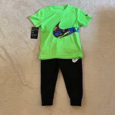 Nike Boys Outfit Size 4t. Short Sleeve Shirt And Sweatpants. Green Shirt And Black Sweatpants. Brand New! Casual Green Nike Sets, Nike Boys Outfits, Nike Boys, Nike Boy, Black Sweatpants, Boys Fashion, Nike Green, Green Shirt, Size 4t