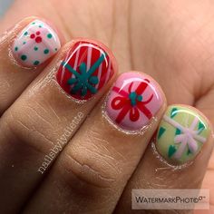 Square Christmas Nail Designs, Kid’s Christmas Nails, Gel Nails Simple Design, Short Cute Nail Ideas, Kids Christmas Nail Designs, Christmas Nails For Kids, Funky Christmas Nails, Kids Christmas Nails, Christmas Disney Nails