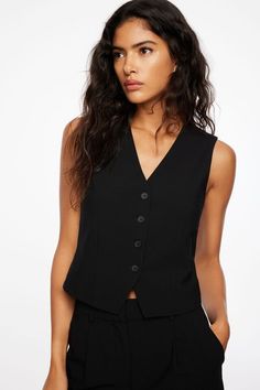 Millie Tailored Four Button Vest Jet Black Black Vest Outfit, Boohoo Style, Black Denim Vest, Button Vest, Vest Designs, Worst Day, Black Vest, Vest Fashion, Pinterest Fashion