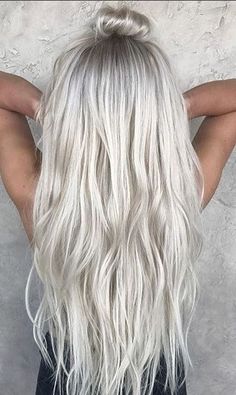 Ice Blonde Goddess Icy Blonde Hair Color, Hairstyles Color, Color Hairstyles, Styles Hairstyles, Dark Roots Blonde Hair, Silver Hair Color