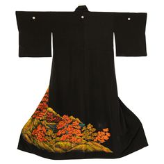 Vintage fine Japanese black silk kimono. circa 1960s. A wonderful textile for collectors. Classic black long kimono with open front, Interior lined in white linen cotton fabric. A silk Japanese silk kimono with fine hand-painted autumn colors floral decoration. Traditional vintage Japanese long Kimono robe, silk kuro, furisode, tomesode. This kimono has three Mon family crests on the front and back shoulder. It is lined with white in its interior. The bottom part of the kimono is decorated with Itchiku Kubota, Furisode Kimono, Robe Silk, Family Crests, Kimono Vintage, Silk Kimono Robe, Vintage Japanese Kimono, Japanese Textiles, Japanese Silk