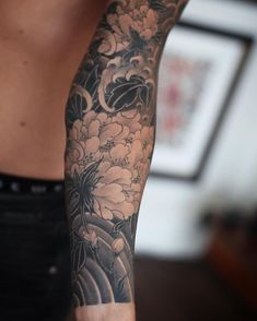 Traditional Japanese Sleeve, Bodysuit Tattoos, Tattoos Japanese, Tattoos Forearm, Japanese Flower Tattoo, Tattoo Placements, Polynesian Tattoos, Forearm Sleeve Tattoos, Geometric Tattoos