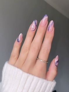 Lilac Nails Design, Nail Art Noel, Lilac Nails, Red Polish, Summery Nails, Sparkle Nails, Winter Nail Art, Red Prom