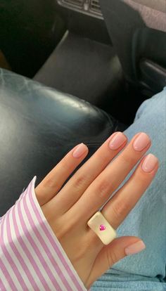 Shellac Simple Nails, Super Short Simple Nails, Nails For Healthcare Workers, Winter Natural Nails, Small Short Nails, Nice Hands, Natural Nails Manicure, Bridesmaids Nails, Subtle Nails