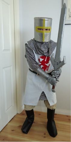 Knight Costumes, Costume Chevalier, Shrek Costume, Knight Helmet, Knights Helmet