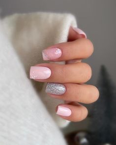 pink & silver glitter nails Brown Nails Design, Gel Nails Diy, Classic Nails, Glamorous Nails, Nail Art Wedding, Winter Nail Designs, Summer Acrylic Nails, New Year's Nails, Gel Nail Designs