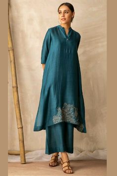 Latest Suit Design, Casual Indian Fashion, Salwar Kamiz, Kurta Designs Women, Suit Design, Stylish Dress Designs, Indian Fashion Dresses, Kurta Designs