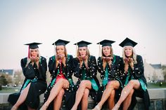 Nursing Graduation Pictures, College Graduation Pictures Poses, Friend Drawings, Grad Photography, College Graduation Photos, Grad Pic, Friend Graduation