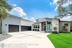 a house with a large front yard and trees in the backgroung area