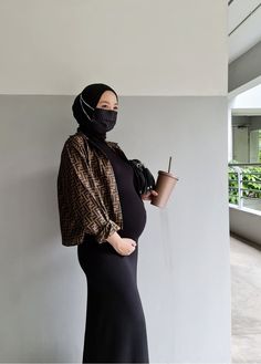 Hijab Pregnant Outfit, Pregnant Dress Hijab, Outfit Pregnant Hijab, Pregnant Outfits Hijab, Hijab Pregnancy Outfits, Pregnant Hijabi Outfit, Pregnancy Outfits Hijab, Maternity Office Wear, Pregnancy Outfits Casual