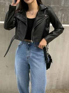 Outfits With Short Leather Jackets, Short Leather Jacket Outfit, Korean Jacket, Adrette Outfits, Winter Mode Outfits, Street Motorcycle, Butterfly Blouse, Pu Leather Jacket