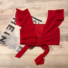 New Red Crop Size Small Elegant Red Summer Crop Top, Elegant Red Crop Top For Spring, Elegant Red Spring Crop Top, Chic Red Crop Top For Vacation, Red V-neck Crop Top For Beach, Chic Red Top For Beach, Red Ruffled Top For Beach, Red V-neck Crop Top For The Beach, Tie Back Crop Top