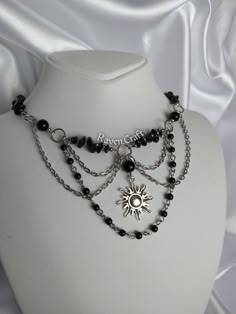 Fairy Core Grunge Necklace, Fairy Grunge Jewelry Beaded, Spring Goth Necklace, Cheap Witchy Halloween Jewelry, Summer Goth Necklace, Cheap Artsy Black Jewelry, Fairy Grunge Jewelry, Necklace Sun, Obsidian Necklace