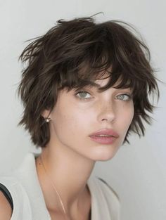 Short Woman Haircut, Short Wolf Cut, Cool Hairstyles For Girls, Amazing Hairstyles, Mullet Haircut, Hairstyles For Girls, Hair Inspiration Short, Messy Short Hair, Short Grey Hair