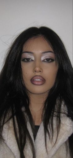 2000s Makeup Looks, Maquillage Goth, 90s Makeup Look, Festival Make Up, Maquillage On Fleek, Look Grunge, 90s Makeup