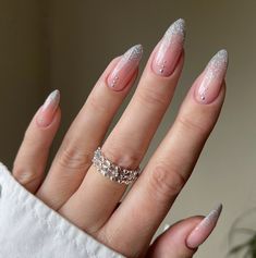 January Nail Designs, January Nails, Nails Silver, Gold Prom, Nails Gold, Glittery Nails, Green Prom, 2024 Prom