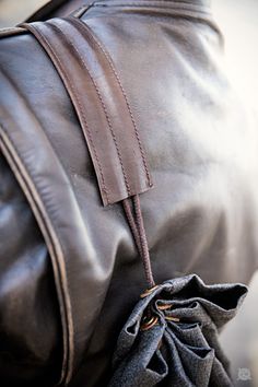 Raincoat Outfit, Coat Outfit, Real Men, Rain Coat, Men's Style, Leather Backpack, Fashion Backpack