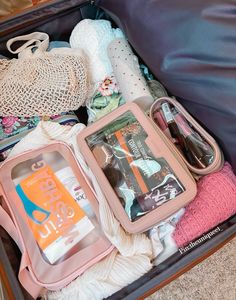 Vacation mode🛫🏝️🛳️ Packed Bags, Beren Core, Packing Organization, Packing Organizers, Senior Trip, Travel Checklist, Vacation Mode, Packing Tips For Travel