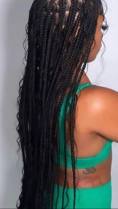 Small Boohoo Knotless, Jayda Boho Knotless, Bohemian Knotless Braids With Peekaboo, Large Goddess Knotless Box Braids, Braids With Wavy Hair, Messy Knotless Braids, Medium Goddess Knotless Braids, Long Boho Knotless Braids, Bohieman Knotless Box Braids