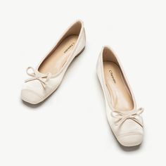 Step into elegance with Silky Bowknot Ballet Flats. These stylish flats combine classic design with a touch of sophistication through a charming bowknot detail for a versatile and chic choice. Elena C, Dressy Flats Shoes, Festival Shoes, Chic Flats, Dressy Shoes, Heel Grips, Stacked Necklaces, Platform Loafers, Women's Flats