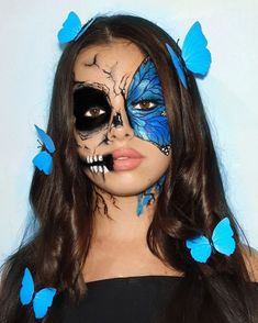 Easy Halloween Makeup Ideas, Easy Halloween Makeup, Maquillage Yeux Cut Crease, Vampire Bride, Butterfly Makeup, Creepy Halloween Makeup, Halloween Makeup Diy, Halloween Makeup Ideas