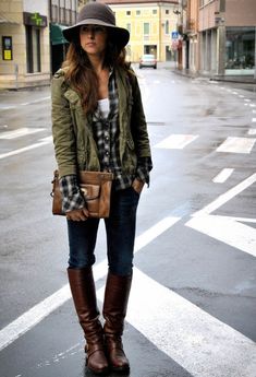 Look Super Fashionable With A Casual Parka Jacket White Plaid Shirt Outfit, Plaid Shirt Outfit Women, Plaid Shirt Outfit, Black And White Plaid Shirt, Jackets Style, Military Jackets, Black And White Plaid, Looks Street Style, Plaid Fashion