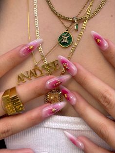 Pink And Gold Jelly Nails, I Had A Vision A Vision Of My Nails, Nails With Hoops In Them, Girlie Nail Designs, Kali Uchis Aesthetic Nails, Freestyle Almond Nails, Gold Y2k Nails, Long Nail Trends, Charm Acrylic Nails