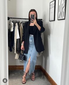 Women Dress Up Outfits, Long Black Skirt Outfit Spring, Girlish Outfits, Modern Church Outfit, Looks Total Jeans, Spring Skirt Outfits, Jean Skirt Outfits, Modesty Outfits, Denim Skirt Outfits