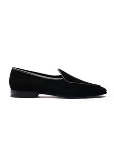 Timeless Black Loafers For Work, Timeless Black Loafers For Workwear, Chic Fitted Loafers For Work, Modern Evening Loafers With Leather Sole, Chic Black Loafers For Formal Occasions, Modern Goodyear Welted Loafers For Work, Chic Black Formal Loafers, Chic Semi-formal Loafers With Leather Sole, Elegant Loafers For Workwear